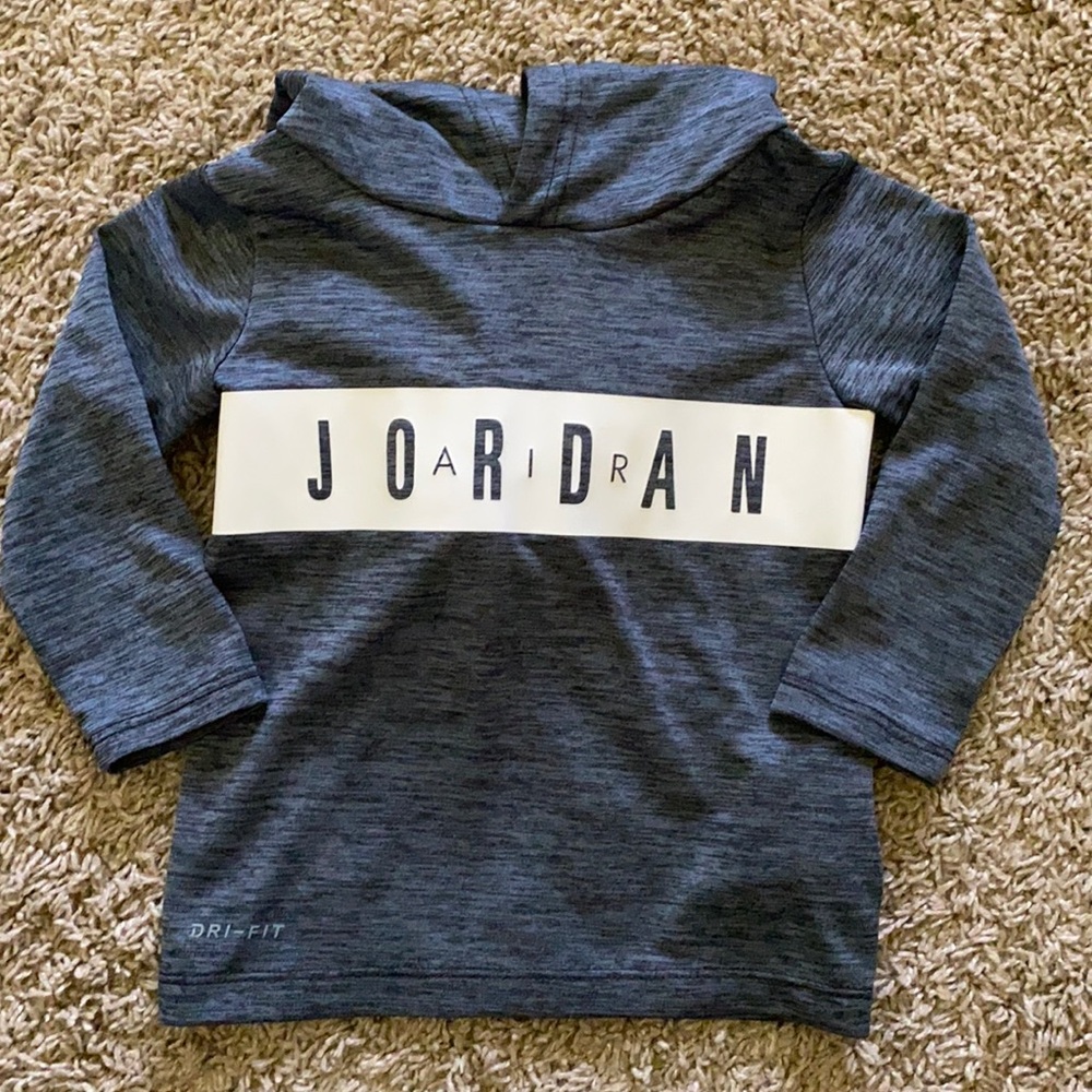 NWOT Air Jordan dri-fit hooded long sleeve shirt